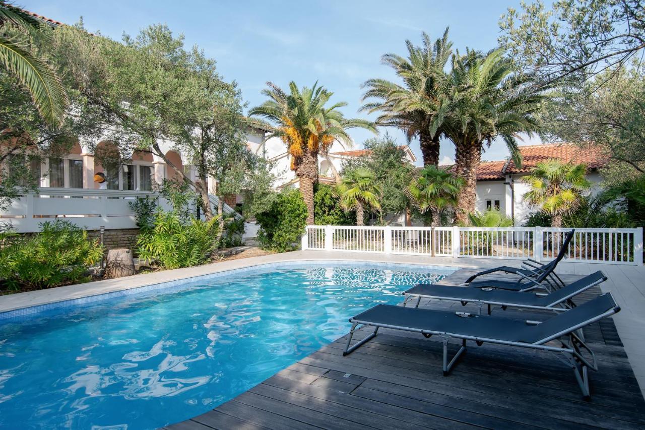 Beach Boy & Pool Girl Apartments Вир Экстерьер фото